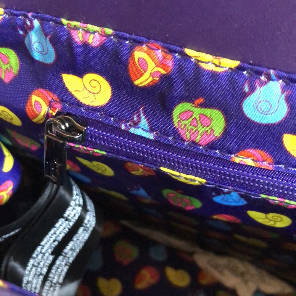 Disney LOUNGEFLY VILLAINS Crossbody Bag - Picture 12 of 16
